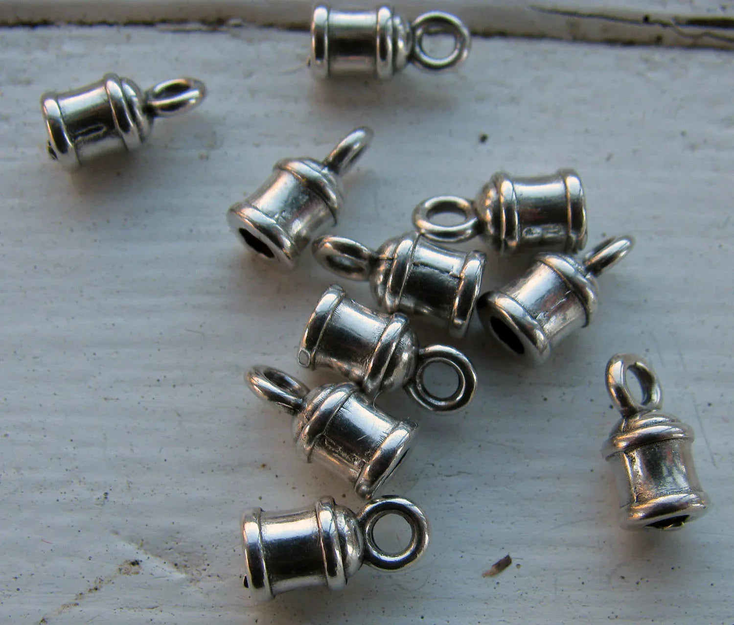 Ändfäste Silverfärgade - Mindre med rand, 2,2mm, 10-pack Grekisk Metall