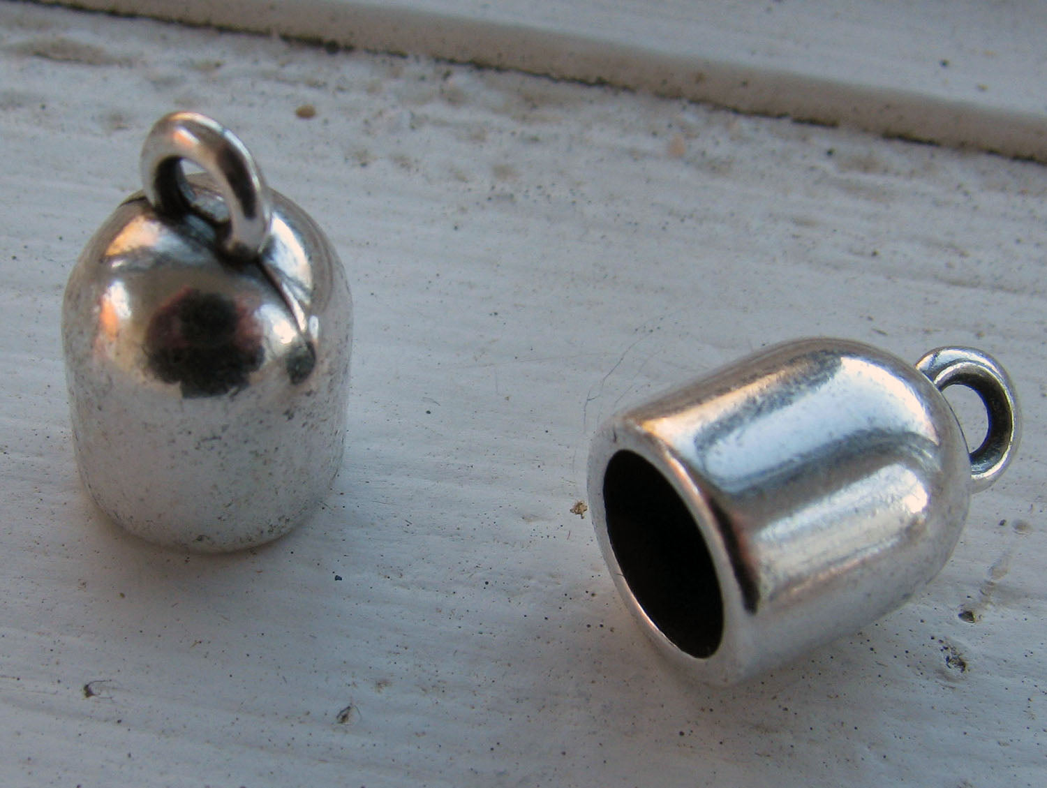 Ändfäste antiksilverfärgade - Rundade med ögla, 8,2mm, 2-pack Grekisk Metall