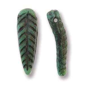 Fjäderpärlor - Turquoise Green Travertin Black 5x17mm 1 sträng Hilmas Pyssel