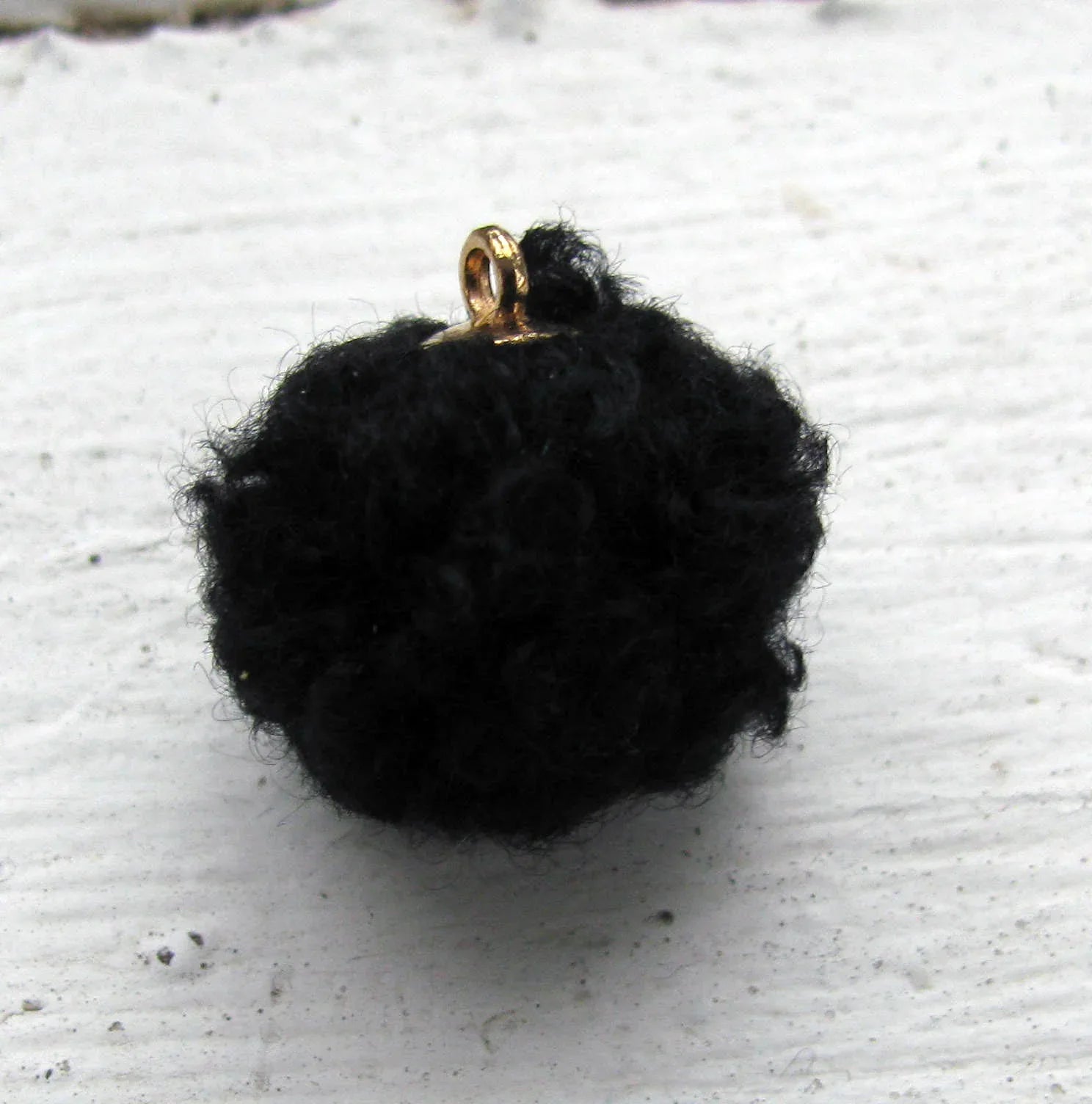 Hänge Boll - Garn Svart 15mm 1 styck Grekisk Metall