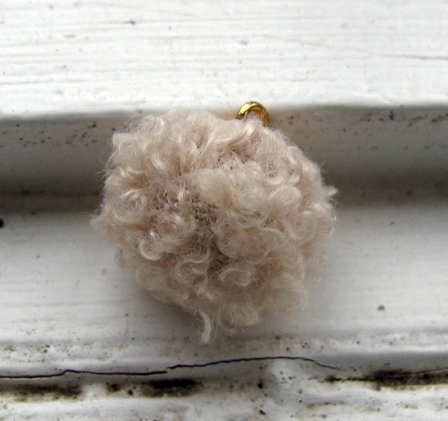 Hänge Boll - Garn Off White 15mm 1 styck Grekisk Metall