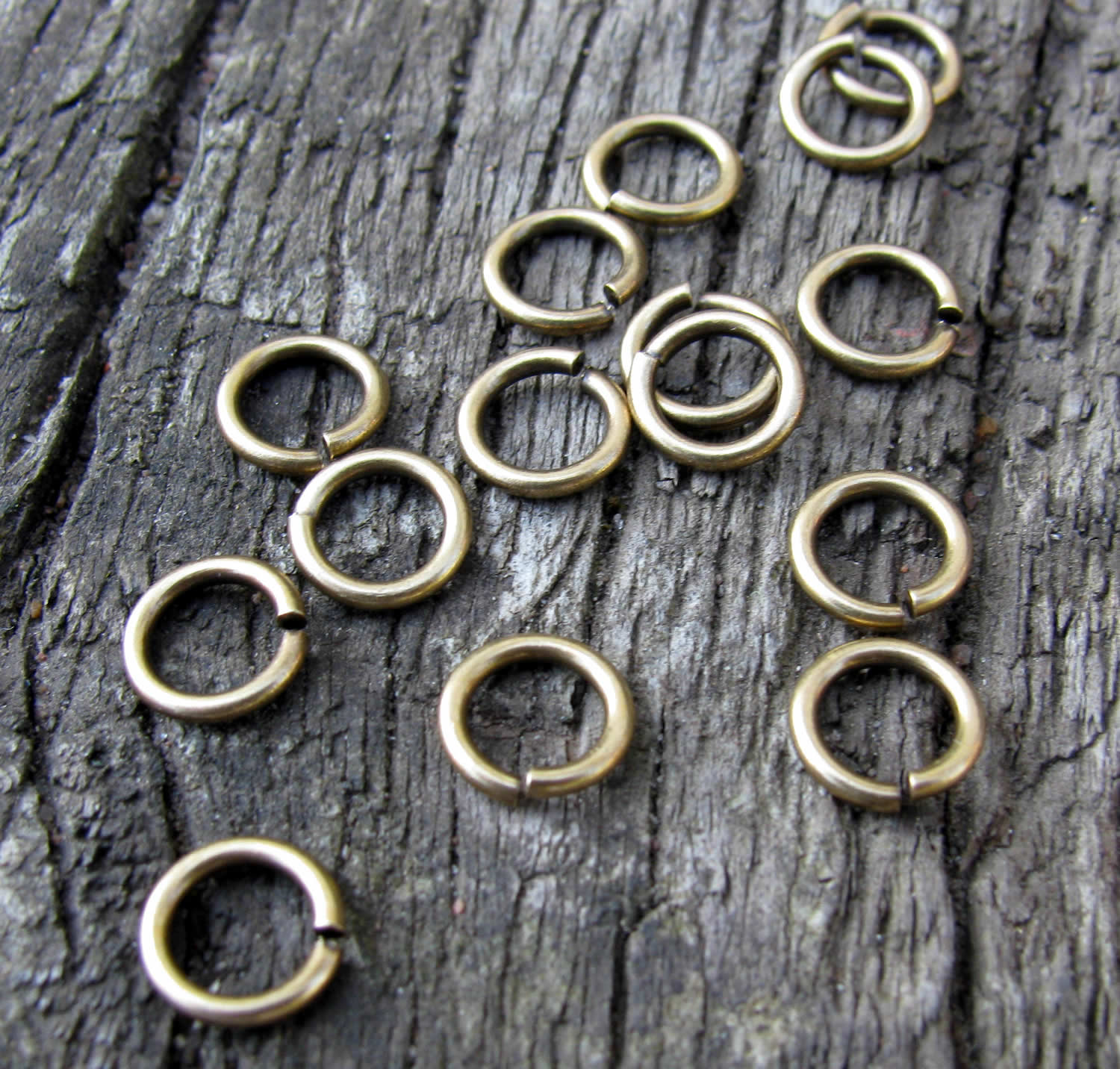 Bindringar Bronsfärgade - 7,5x1,2mm 20-pack Grekisk Metall