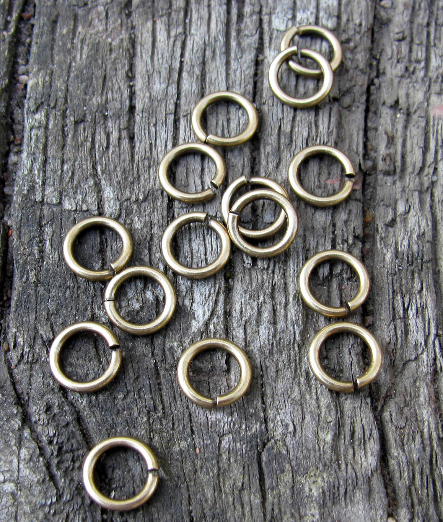 Bindringar Bronsfärgade - 7,5x1,2mm 20-pack Grekisk Metall