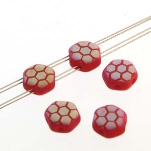Honeycomb - Red Laser Matte Core AB 6mm, 1 sträng Hilmas Pyssel