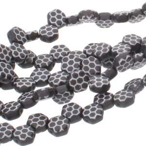 Honeycomb - Black/White Laser Core 6mm, 1 sträng Hilmas Pyssel