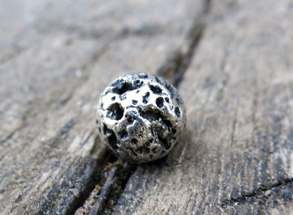 Lavasten - Silverfärgad 8 mm 1 styck Hilmas Pyssel