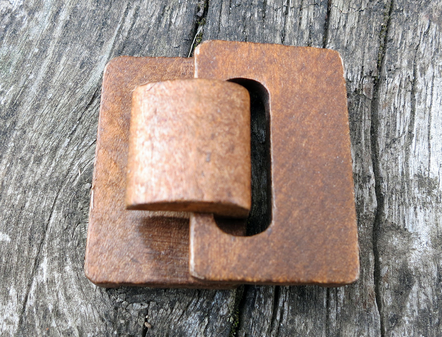 Fler-rads lås Trä - Mörkbrun 48x46mm 1 set Hilmas Pyssel