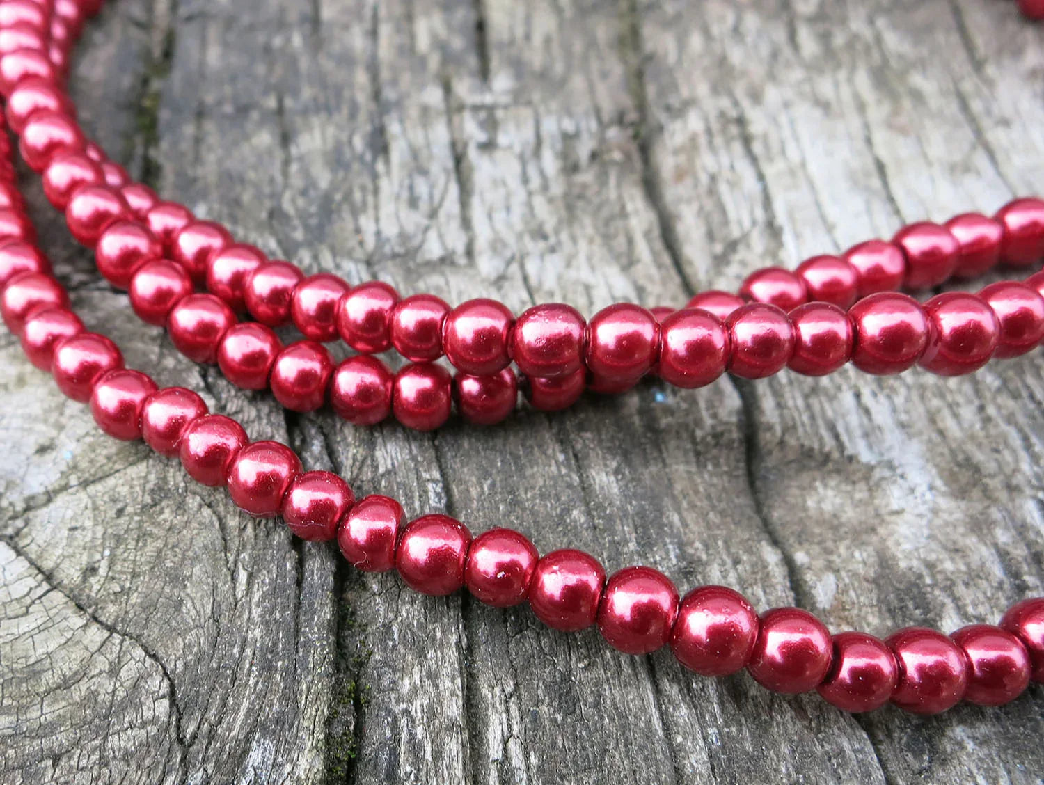 Vaxade glaspärlor - Röd 4mm 1 sträng Hilmas Pyssel