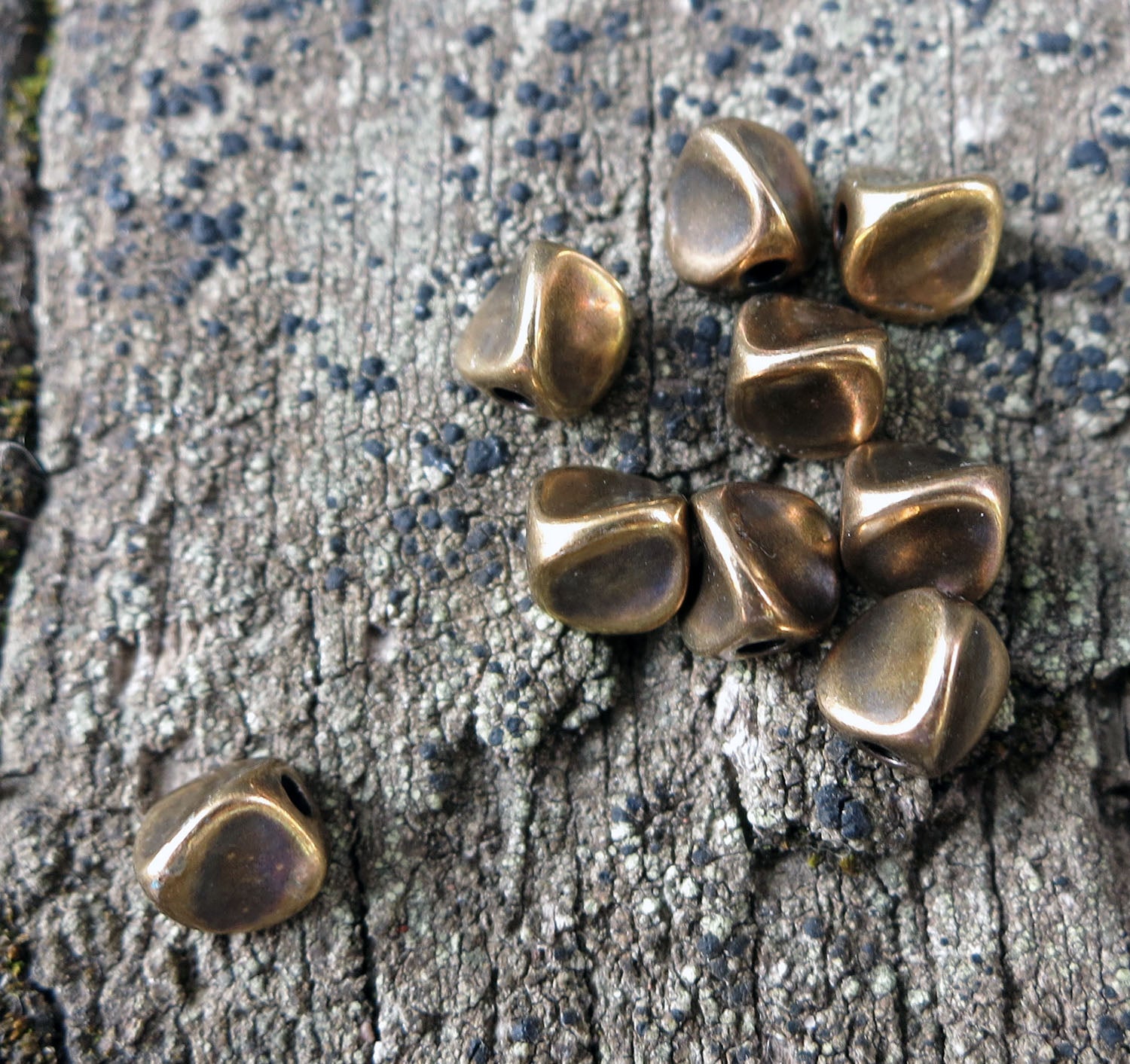 Mellandel Bronsfärgad - Oregelbunden 5 mm, 10-pack Grekisk Metall