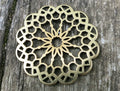 Connector Bronsfärgad - Stor rund blomma 39mm, 1 styck Grekisk Metall