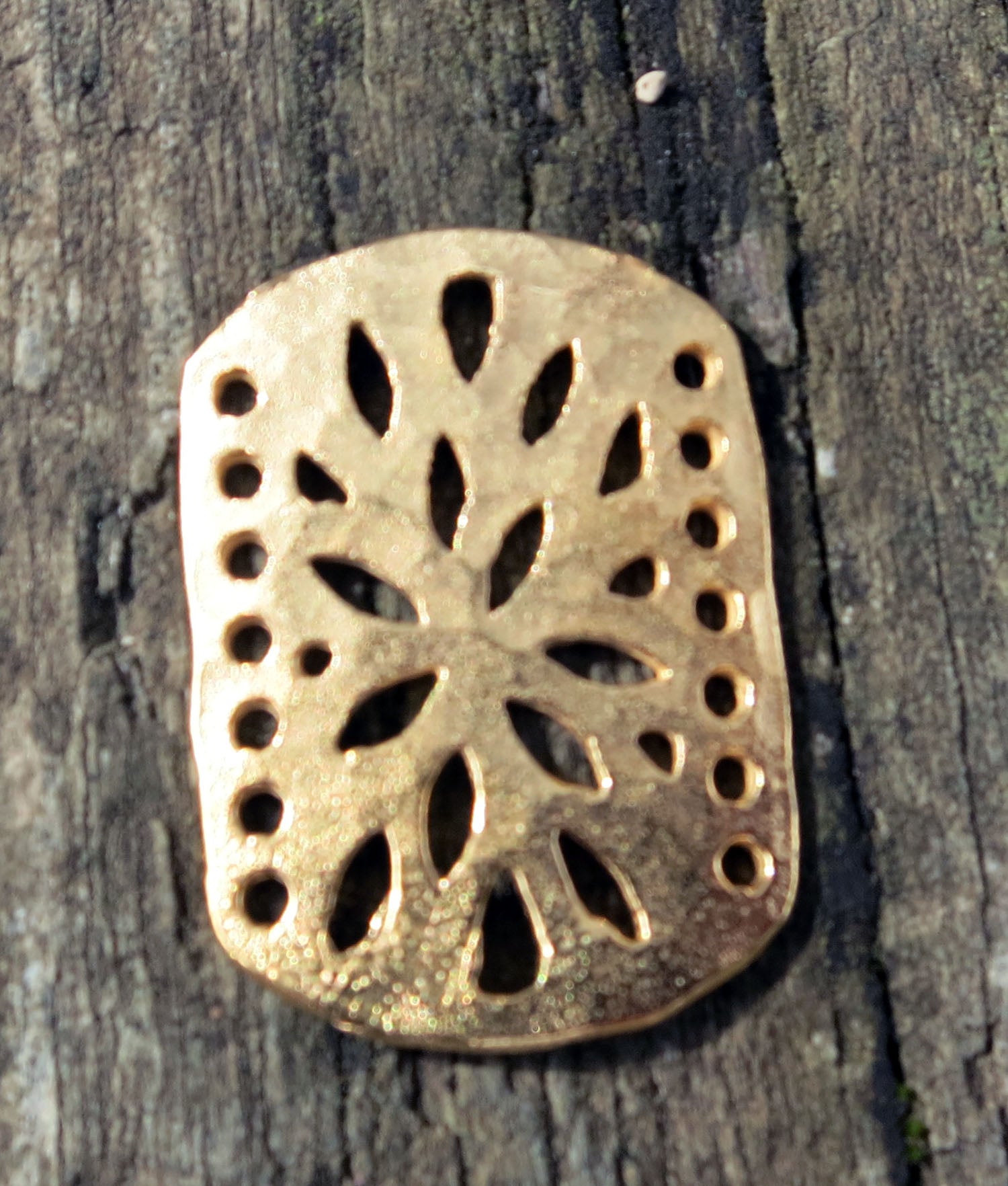 Connector Guldfärgad - Rektangel med blomma 23x17mm 1 styck Grekisk Metall