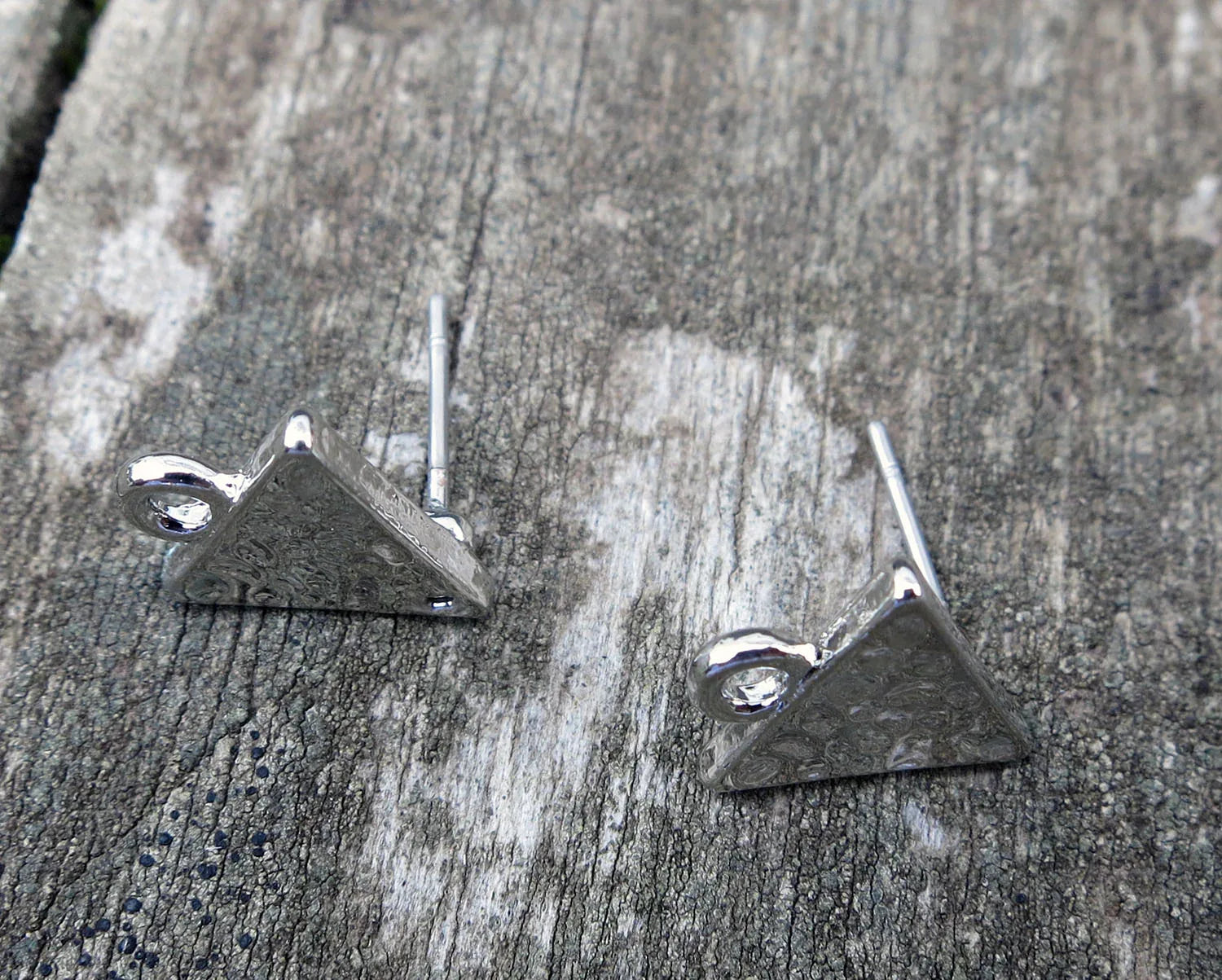 Örstickare silverfärgad - Triangel 10mm, 2-pack Grekisk Metall