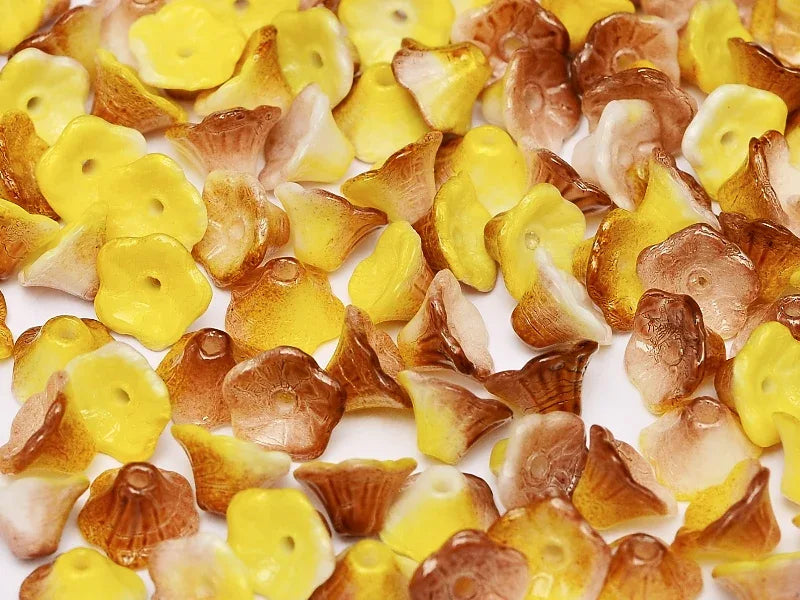 Flower Cup Beads - Chalk White Funky Green 7x5 mm, 20-pack Hilmas Pyssel