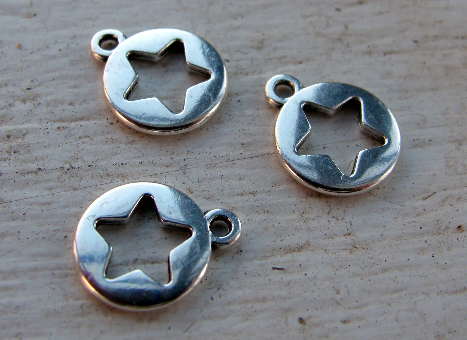 Berlock/hänge Silverfärgad - Rund med Stjärna, 10 mm, 3-pack Grekisk Metall