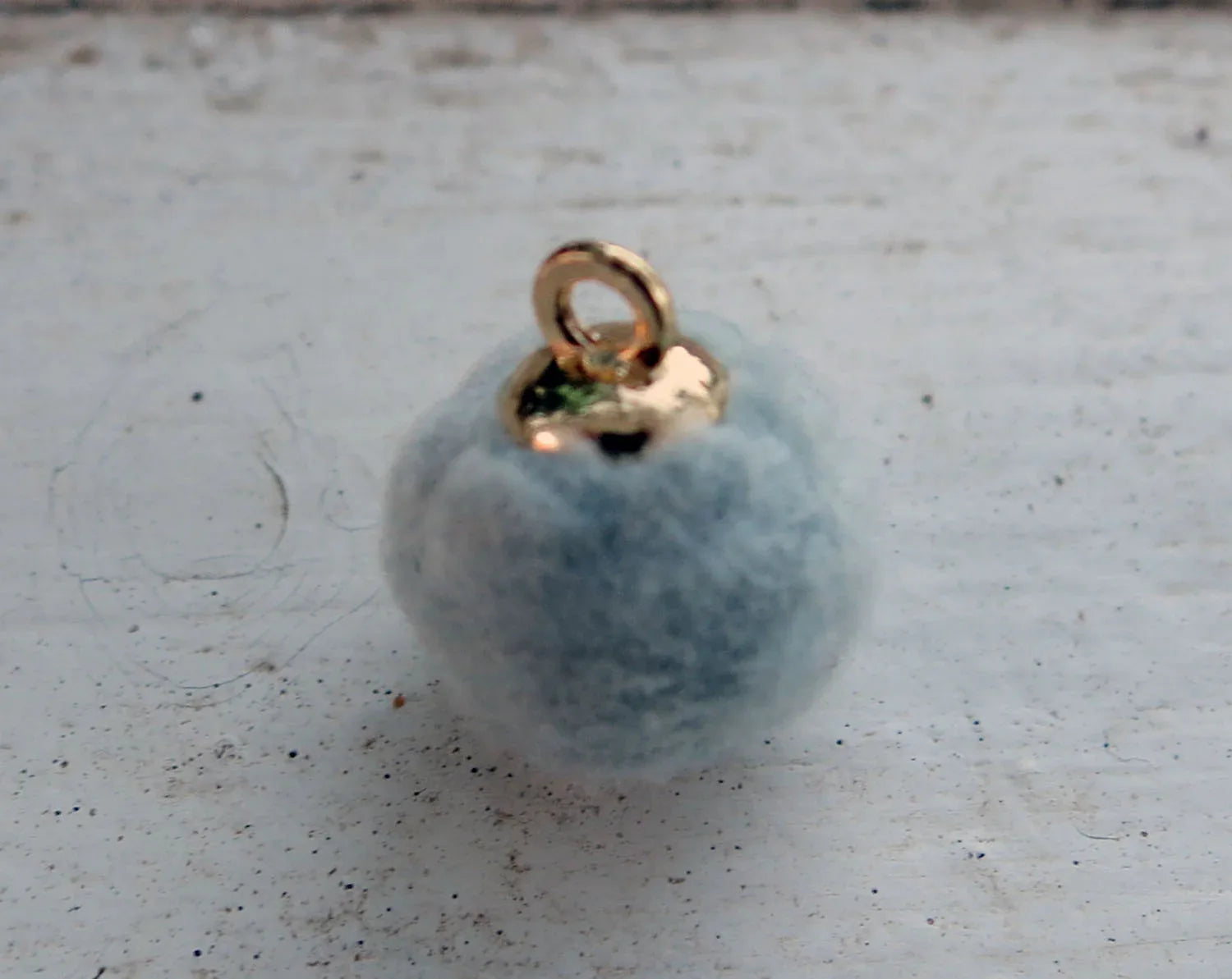 Hänge Boll - Fuskpäls Mintgrön 10mm 1 Styck Grekisk Metall