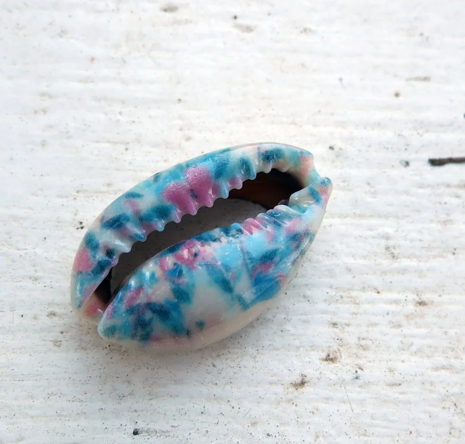 Berlock / Connector Snäckskal - Rosa och turkosa blommor 1 styck Hilmas Pyssel