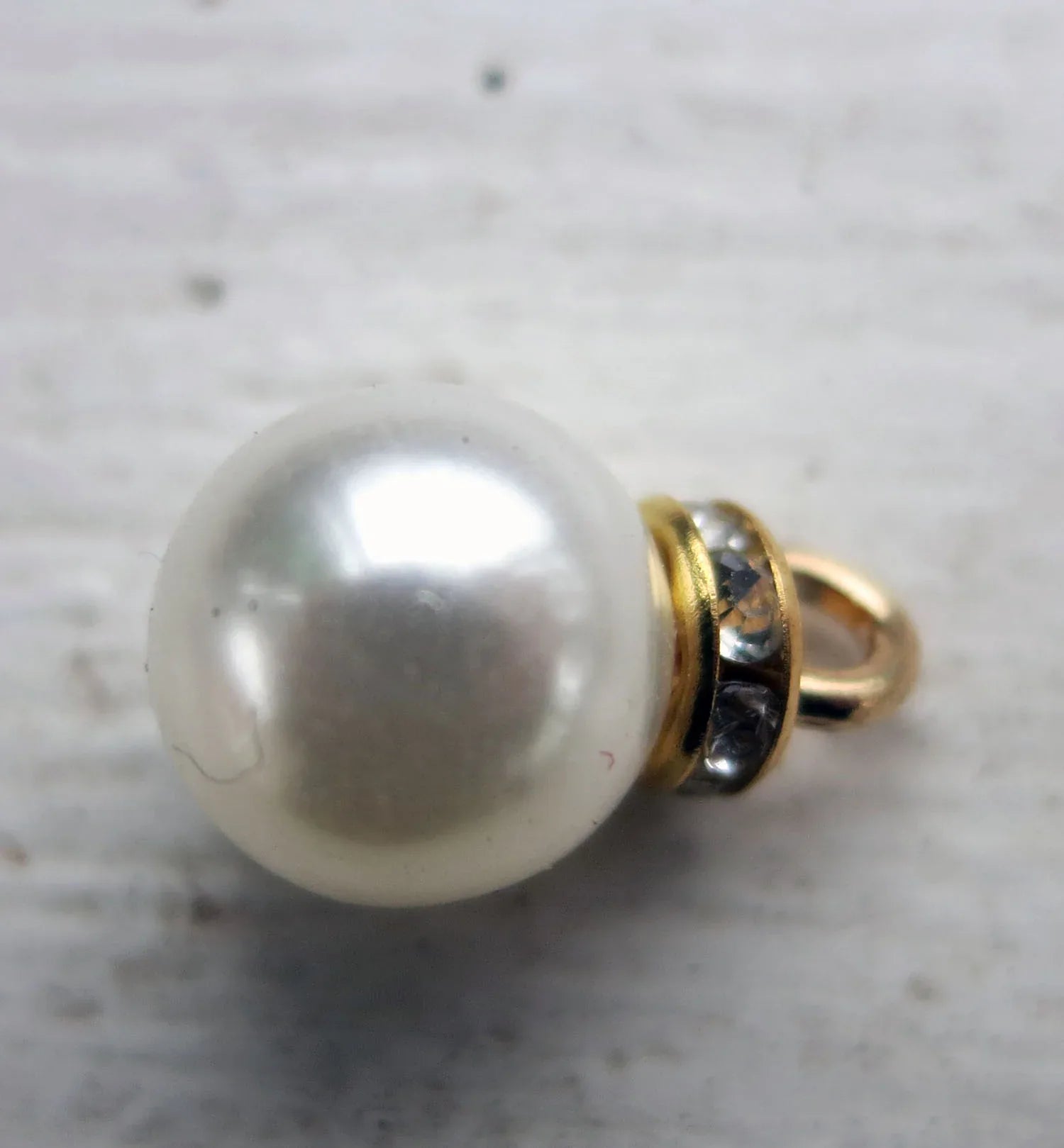 Hänge Akryl - Pärla med strassrondell Vit 10mm 1 styck Grekisk Metall