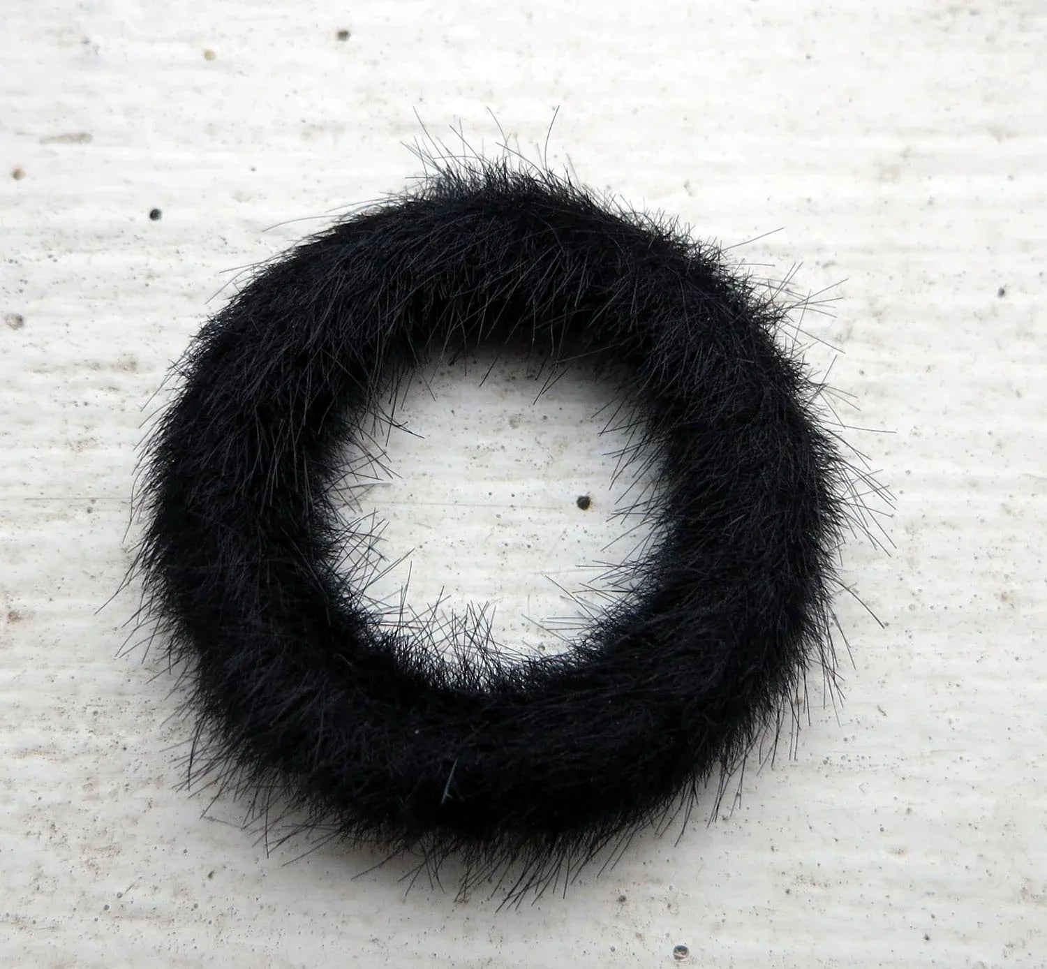 Hänge Ring - Fuskpäls Svart 27mm 1 styck Grekisk Metall