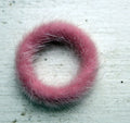 Hänge Ring - Fuskpäls Rosa 27mm 1 styck Grekisk Metall