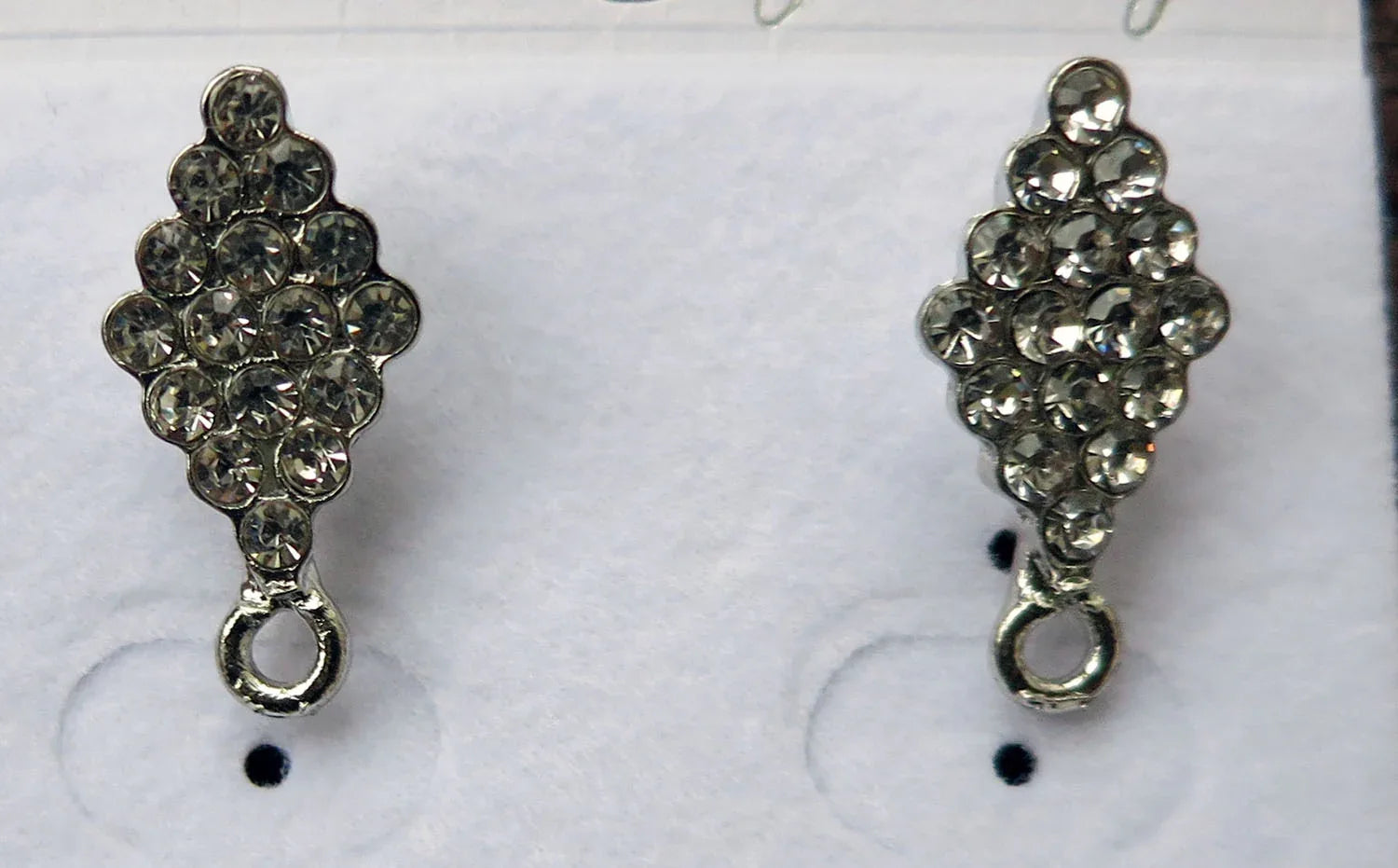 Örstickare silverfärgad - Romb med strasstenar 8x17mm, 2-pack Grekisk Metall