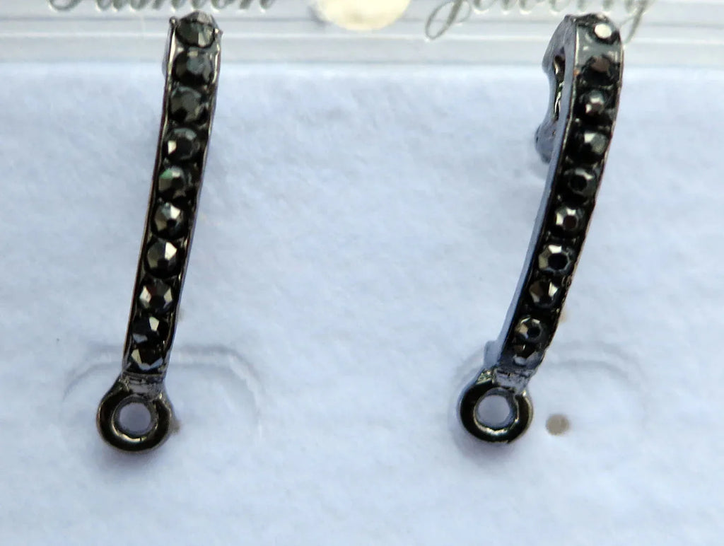 Örstickare Gunmetalfärgad - Streck med Strasstenar 7x23mm, 2-pack Grekisk Metall