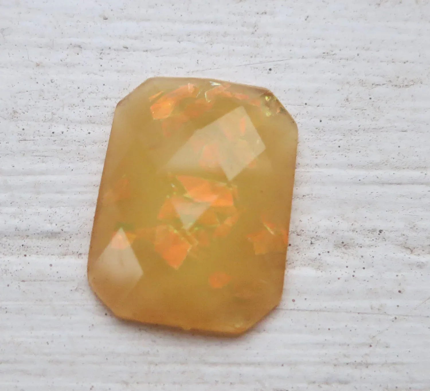 Cabochon av Resin - Facetterad Rektangulär Gul 20x15mm 1 styck Hilmas Pyssel