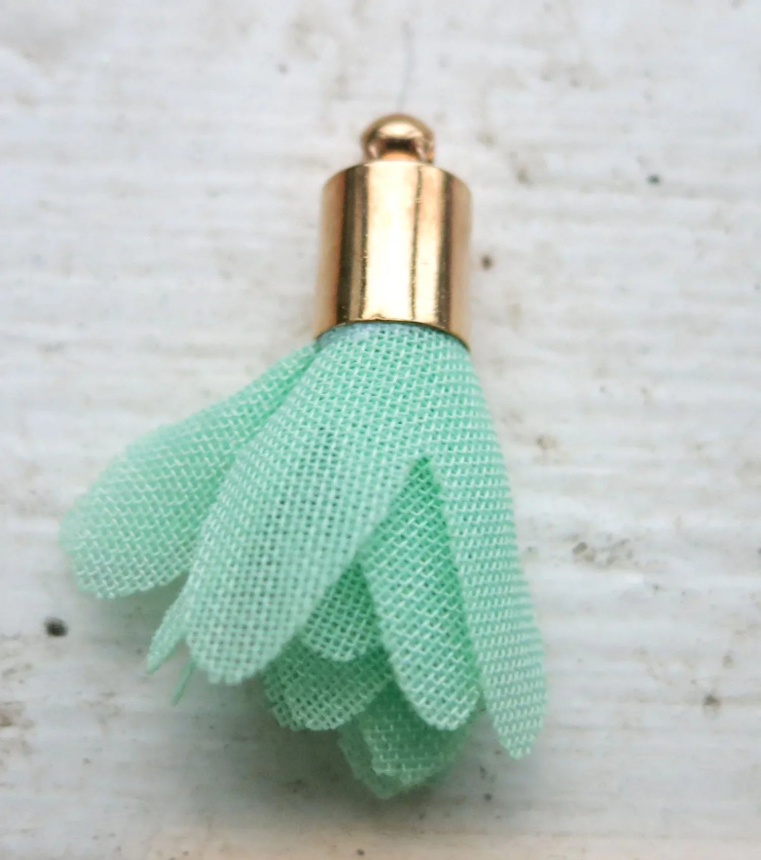 Tofs tyg - Spetsig Mintgrön 25mm, 1 styck Grekisk Metall