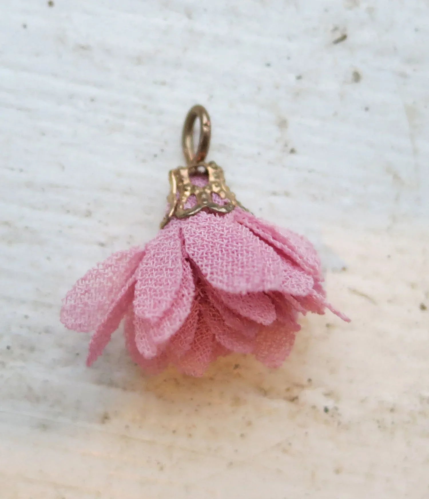Tyg Tofs - Rund Rosa 16mm 1 styck Grekisk Metall