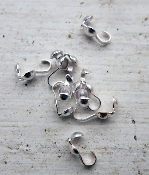 Knutgömma ljustsilverfärgad - 3mm, 10-pack Grekisk Metall