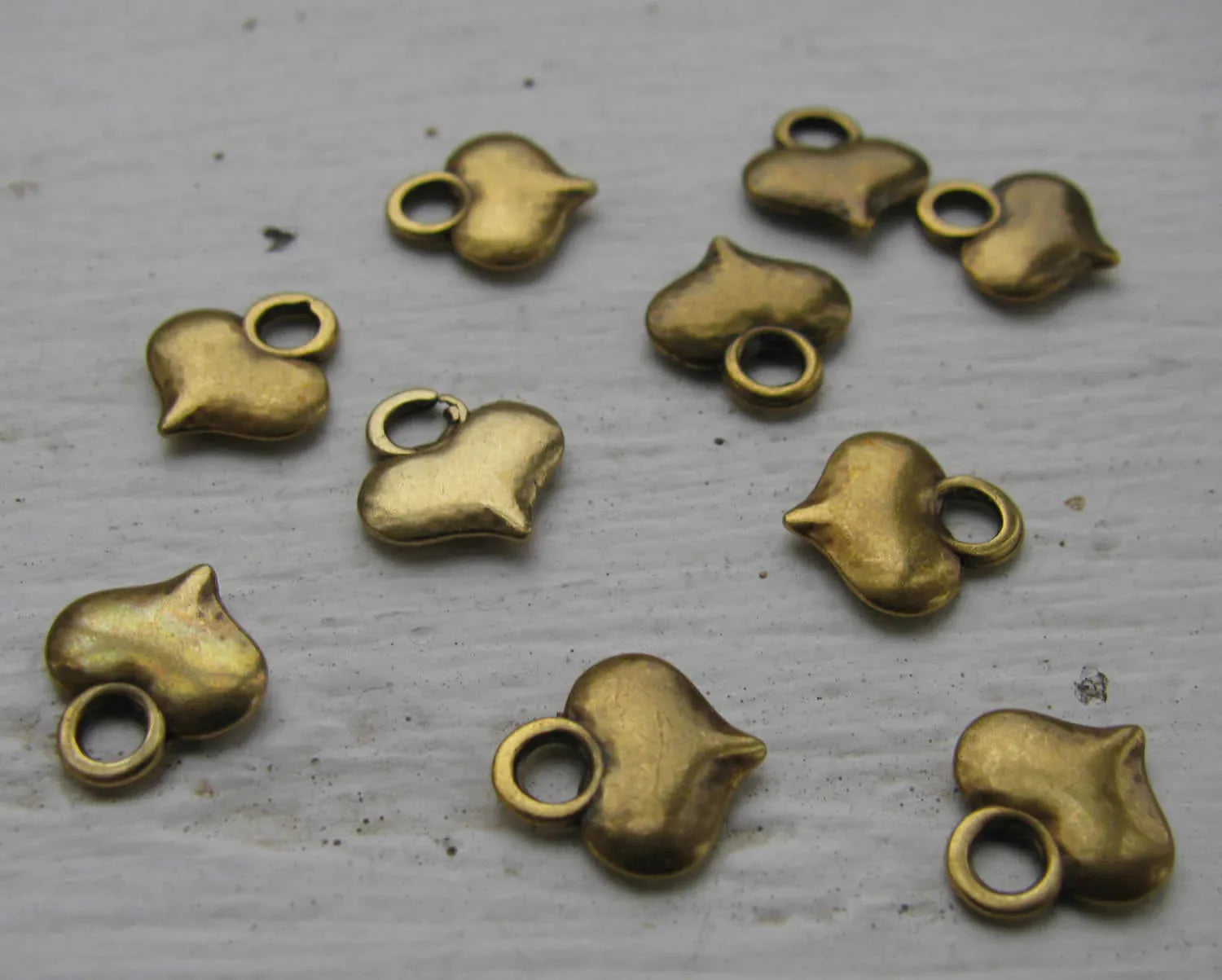 Berlock/hänge bronsfärgad - Bulligt hjärta, 10-pack Grekisk Metall