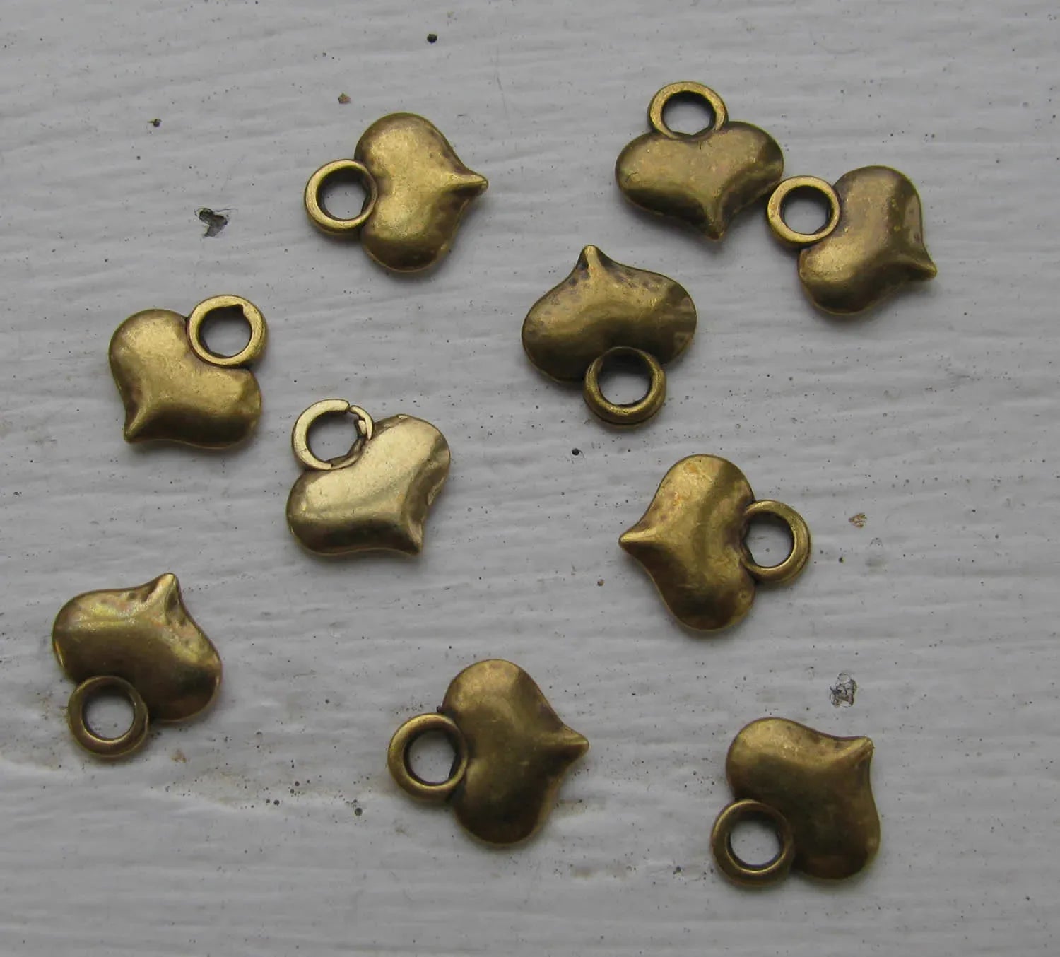 Berlock/hänge bronsfärgad - Bulligt hjärta, 10-pack Grekisk Metall