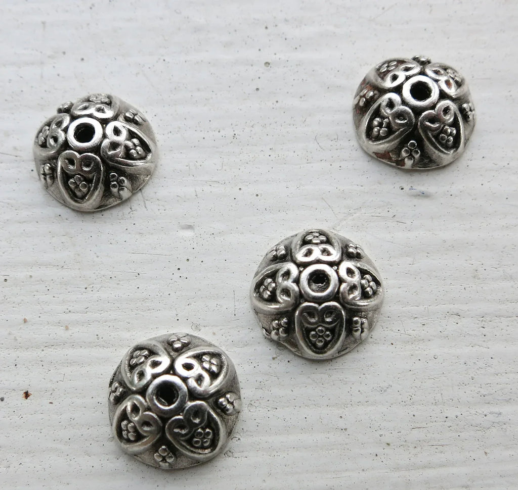 Pärlhattar Silverfärgade - Rund med hjärtan 10mm, 4-pack Grekisk Metall