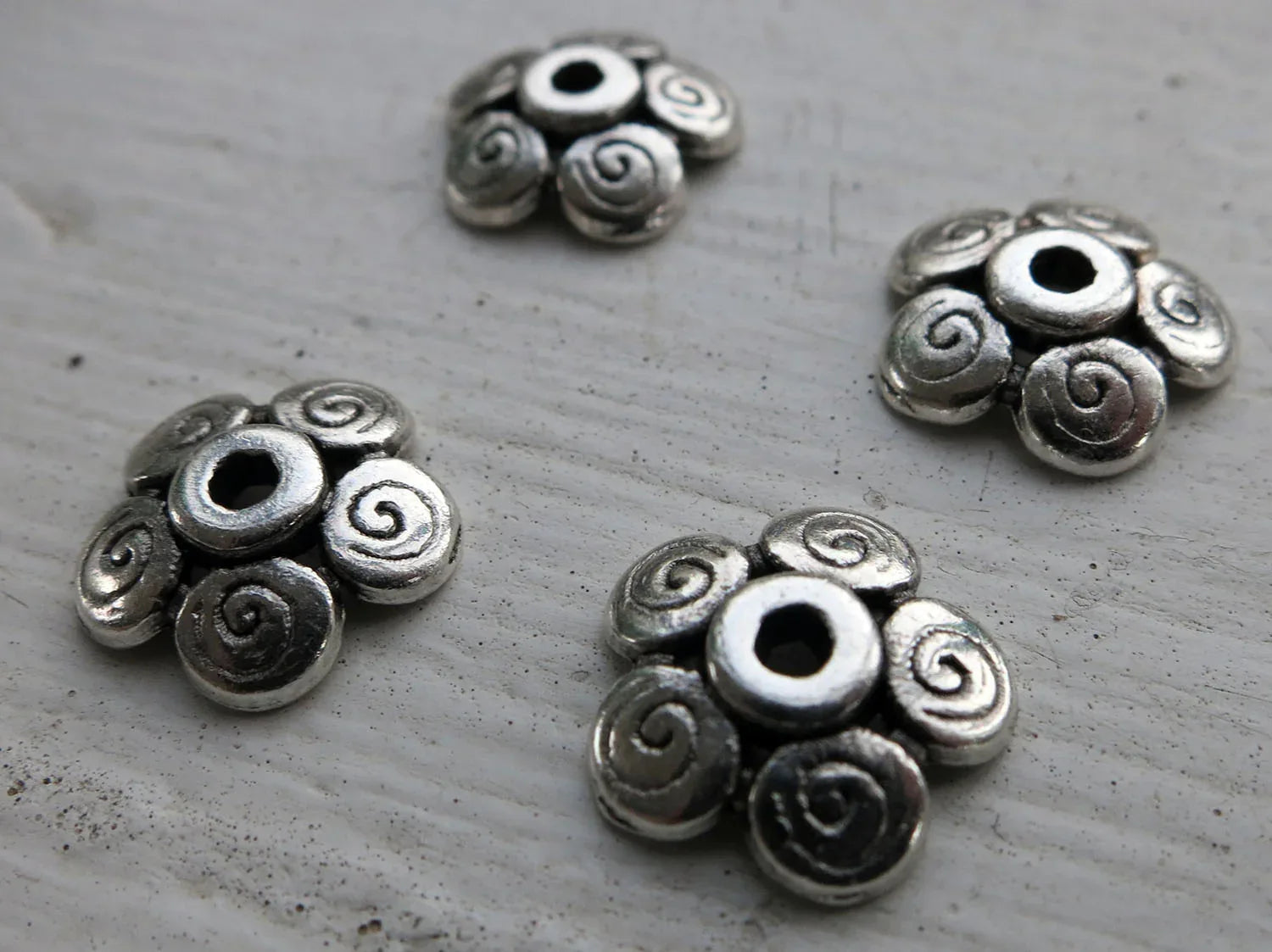 Pärlhattar Silverfärgade - Rundlar 11mm, 4-pack Grekisk Metall