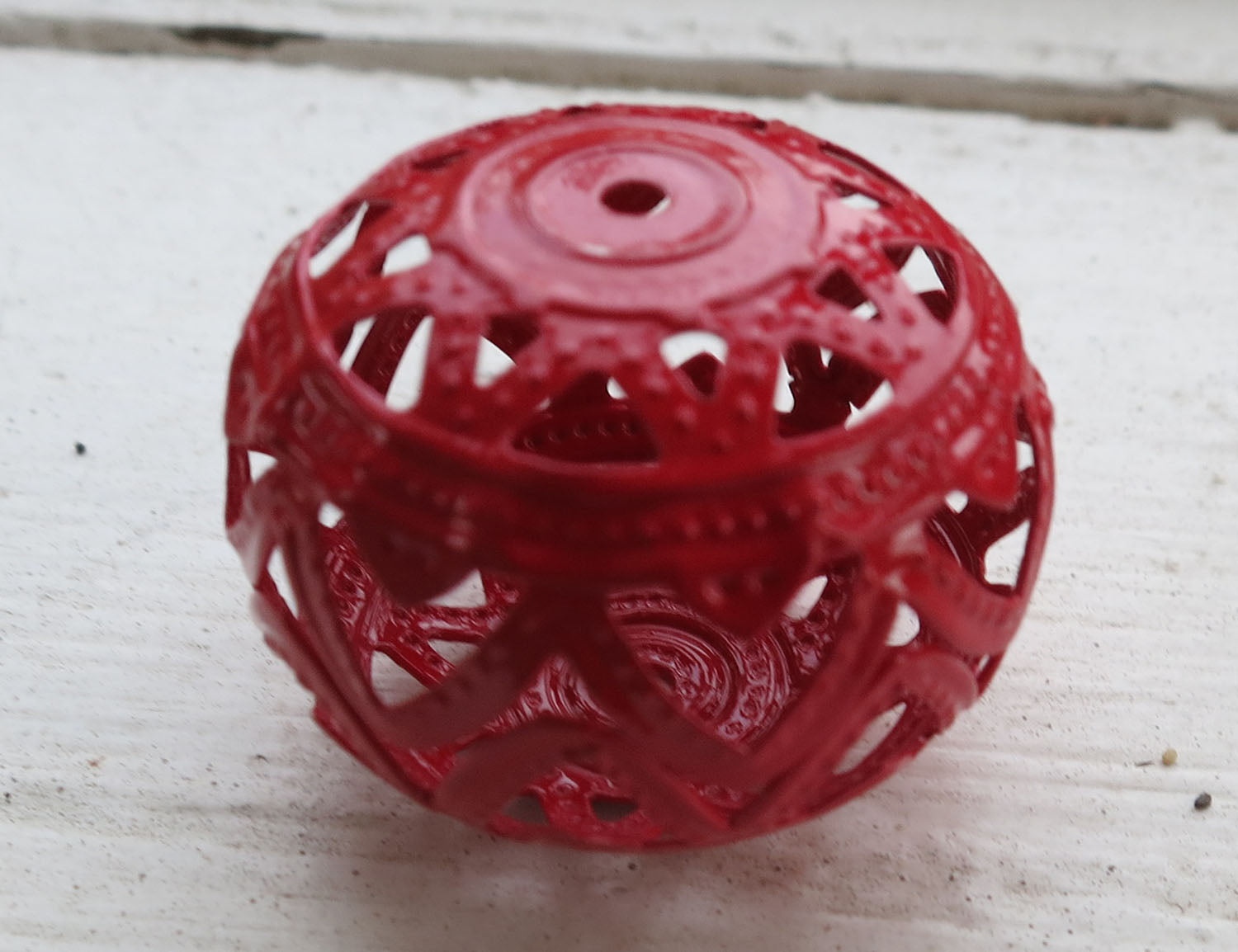 Filigree boll - Röd 26x19mm 1 styck Grekisk Metall