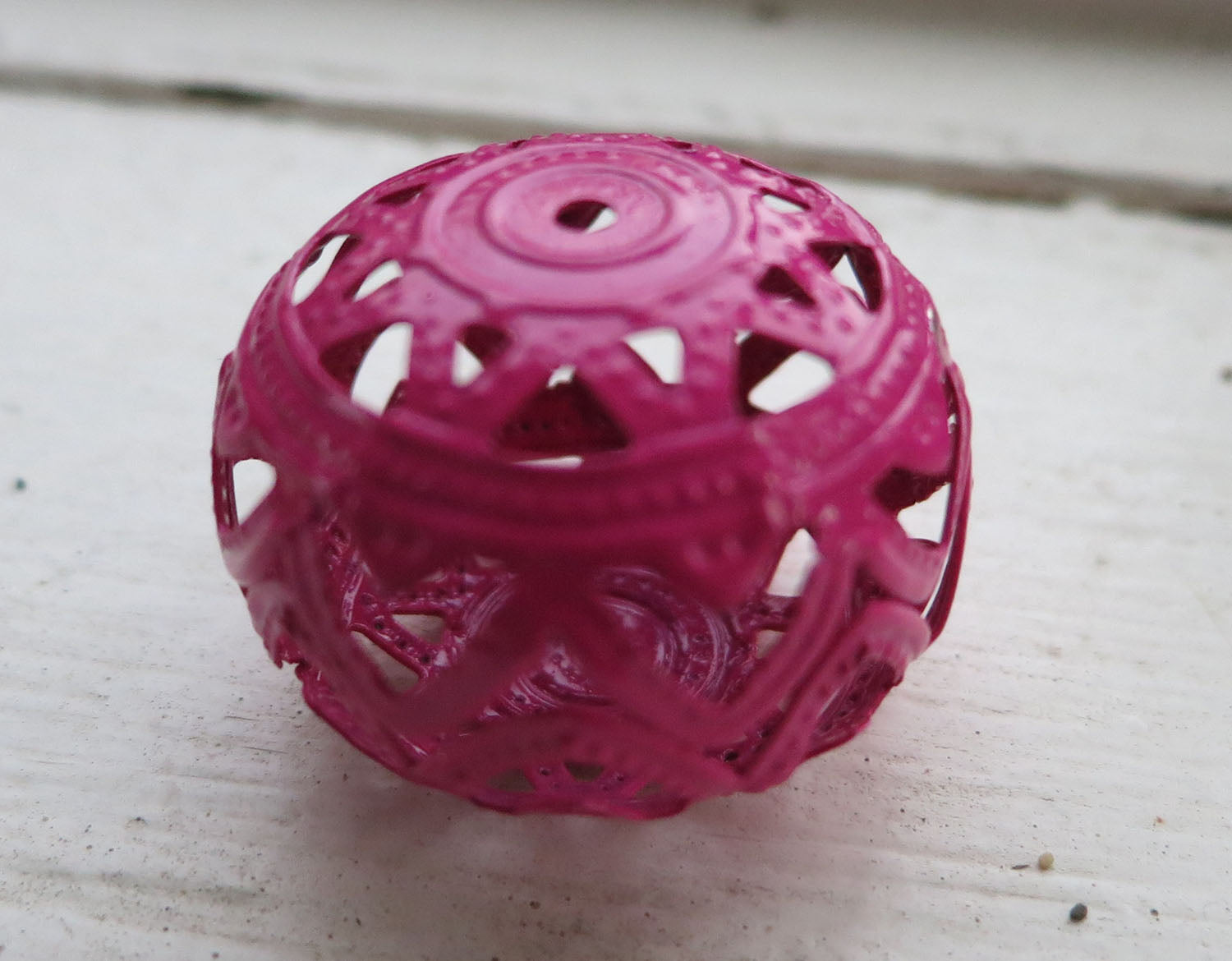 Filigree boll - Mörkrosa 26x19mm 1 styck Grekisk Metall