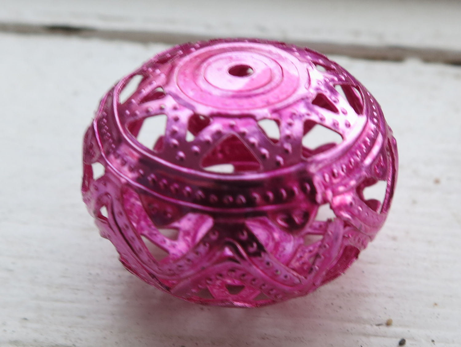Filigree Boll - Rosa Metallic 26x19mm Grekisk Metall