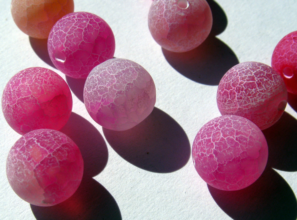 Frostad krackelerad agat - Rosa 10 mm 1 sträng Hilmas Pyssel