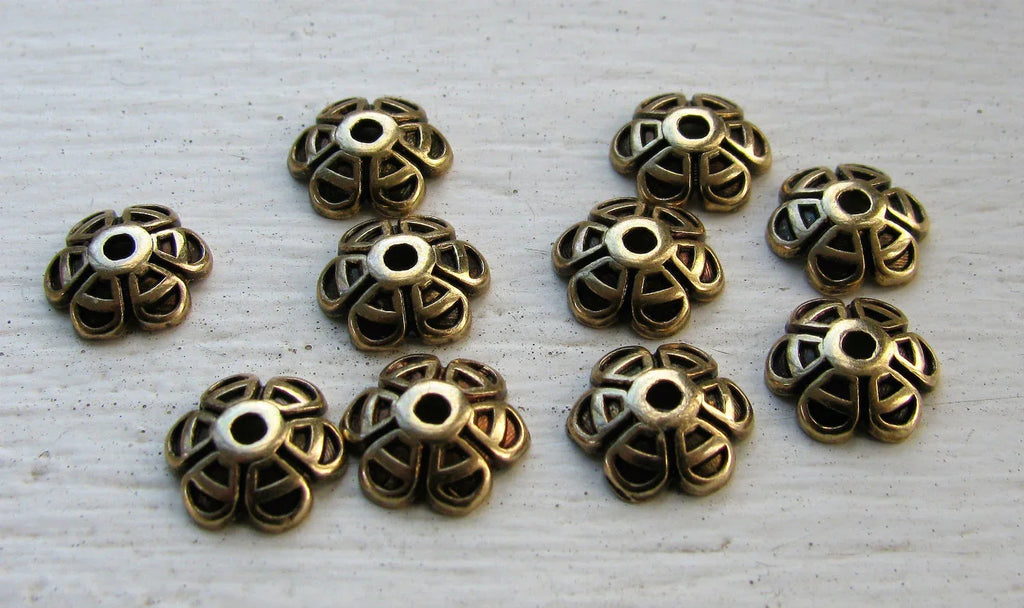 Pärlhattar Bronsfärgade - Blomma 10 mm, 10-pack - Hilmas Pyssel