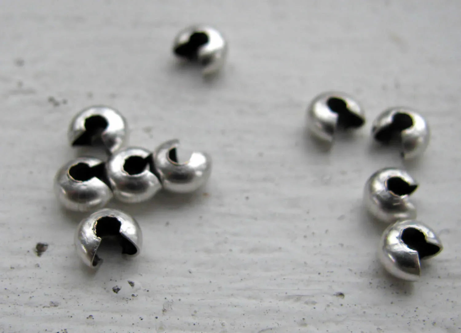 Klämtäckare silverfärgade - 4 mm 10-pack Grekisk Metall