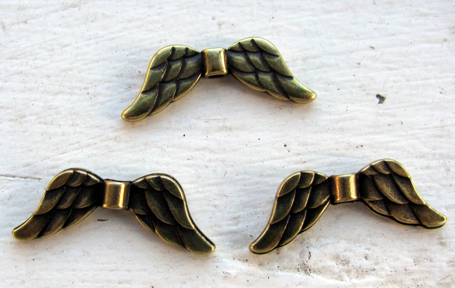 Mellandel bronsfärgade - Stora änglavingar 31x11mm 3-pack Grekisk Metall