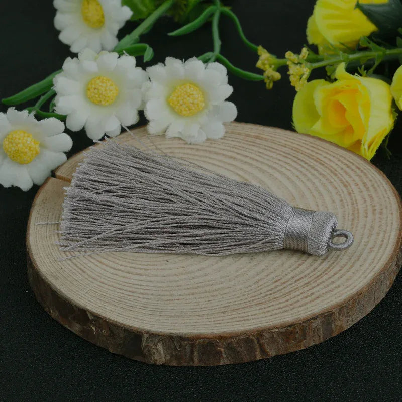 Hänge tassel polyester - Stor Grå 70-75mm 1 styck Hilmas Pyssel