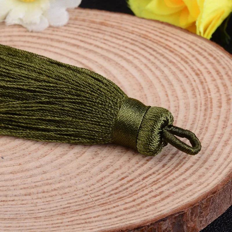 Hänge Tassel Polyester - Stor Olivgrön 70-75mm 1 styck Hilmas Pyssel