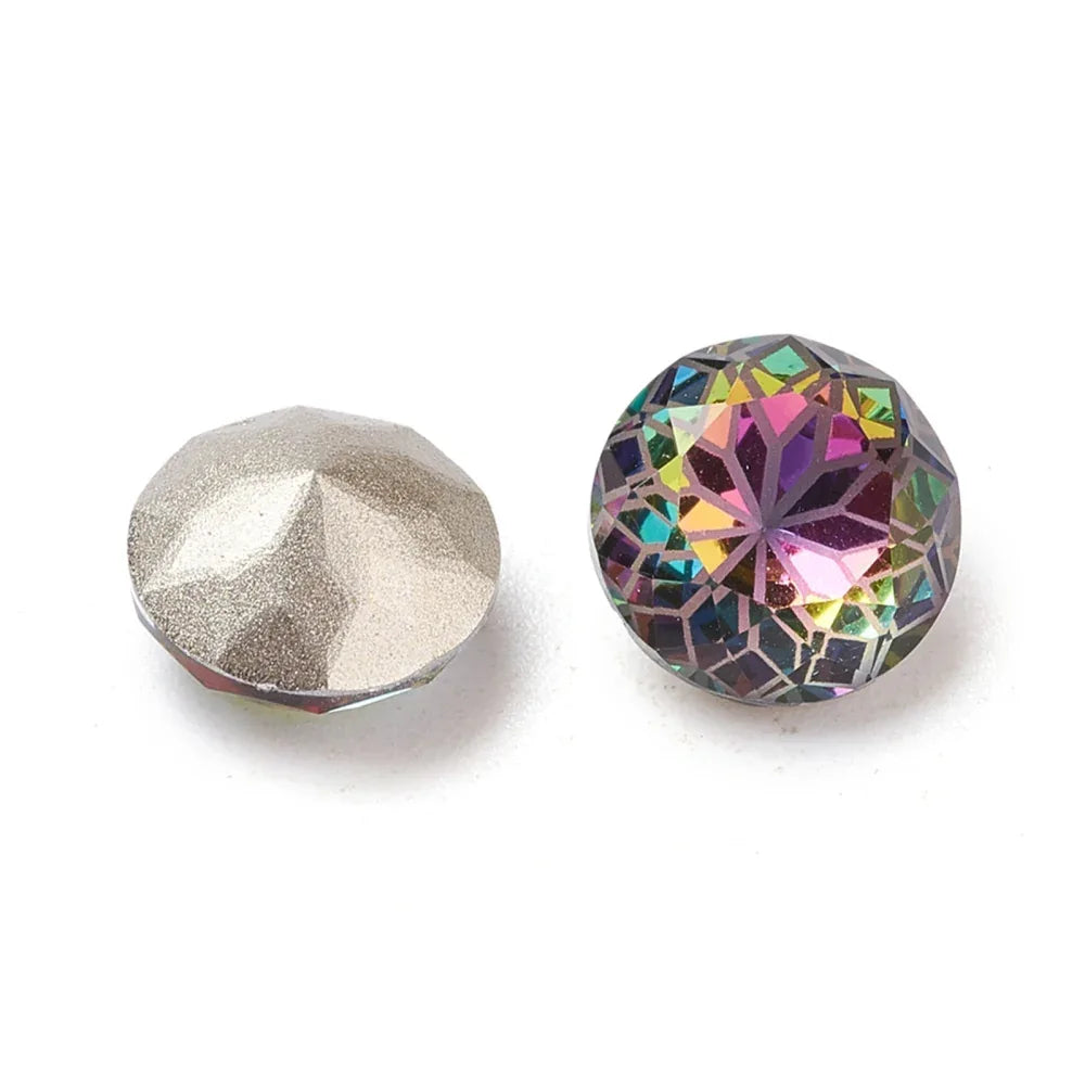 Kinesisk strass - Rund med blomma Volcano 10mm 1 styck Hilmas Pyssel