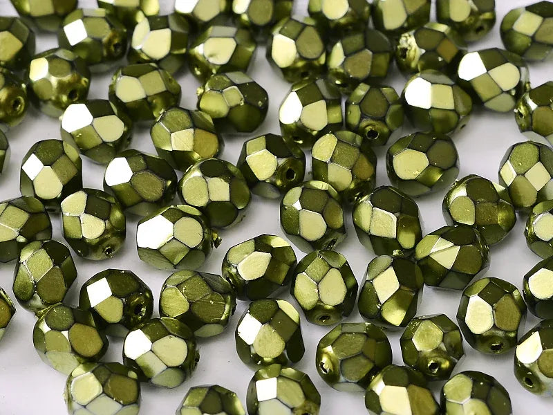Tjeckiska Firepolish - Heavy Metal Green Apple 4mm, 50-pack Hilmas Pyssel