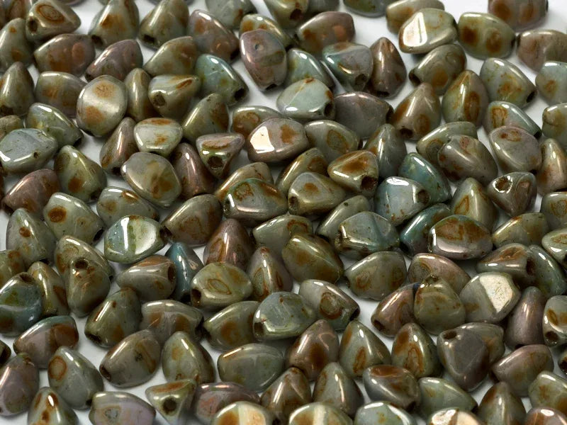 Pinch Bead - Chalk White Blue Luster 5mm, 10 gram Hilmas Pyssel