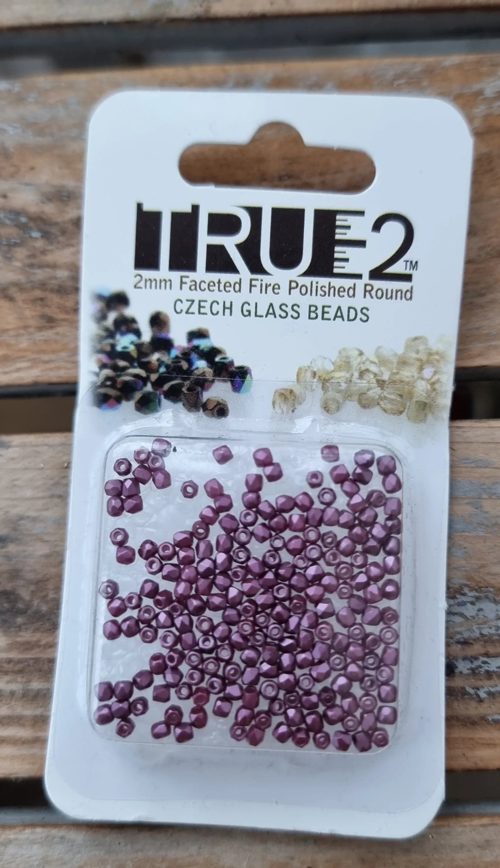 Tjeckiska Firepolish - Pastel Burgundy, True2 mm, 2 gram Hilmas Pyssel