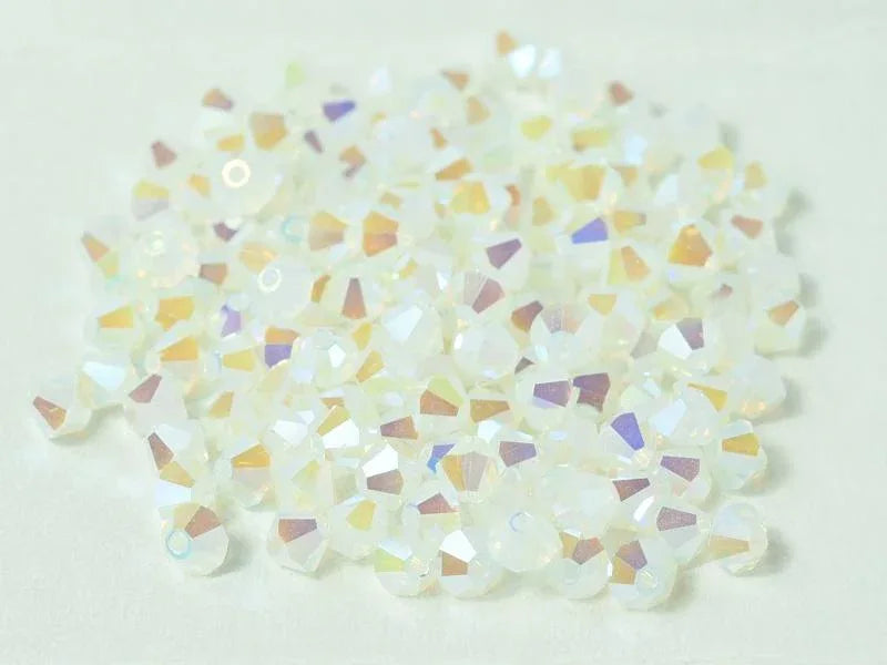 Tjeckiska Bicone - White Opal 2x AB, 4 mm, 24-pack Preciosa