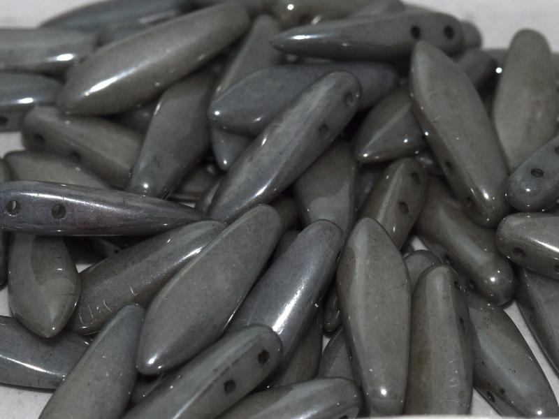 2-hole Dagger - Chalk White Grey Luster 5x16mm, 10-pack Hilmas Pyssel
