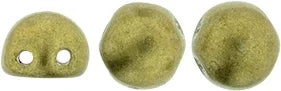CzechMates Cabochon - Saturated Metallic Golden Lime 7mm 2-håls, 10-pack CzechMates
