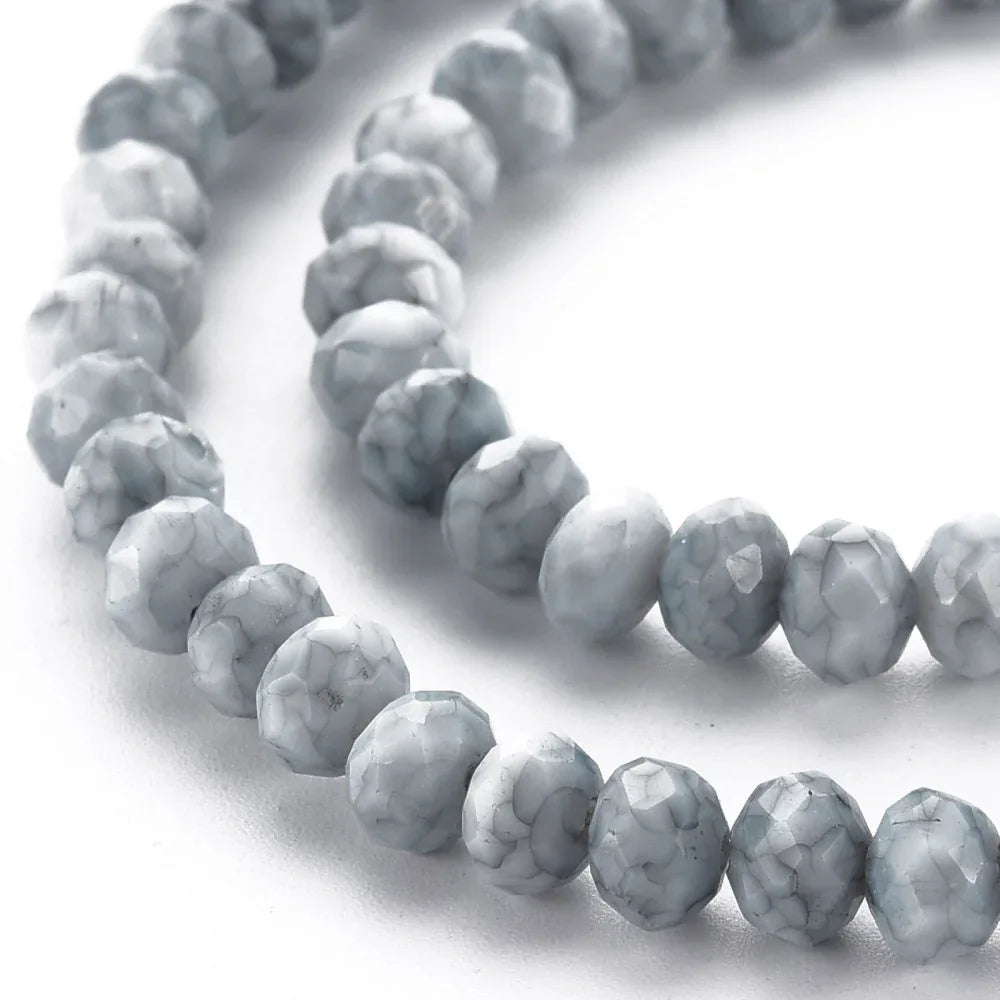 Facetterade glaspärlor - Halvopak Vit/grå 6x5mm 1 sträng Hilmas Pyssel